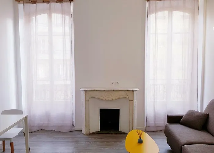 Cosy central studio Nice Rossini large balcony